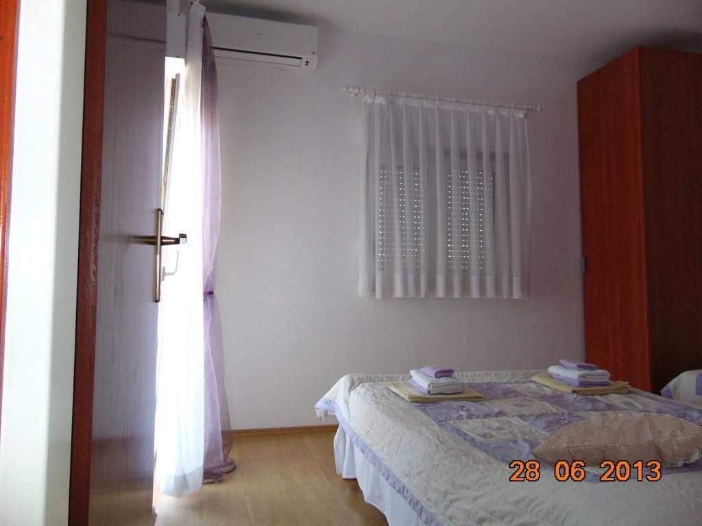 Apartments Borozan Vinišće Rum bild