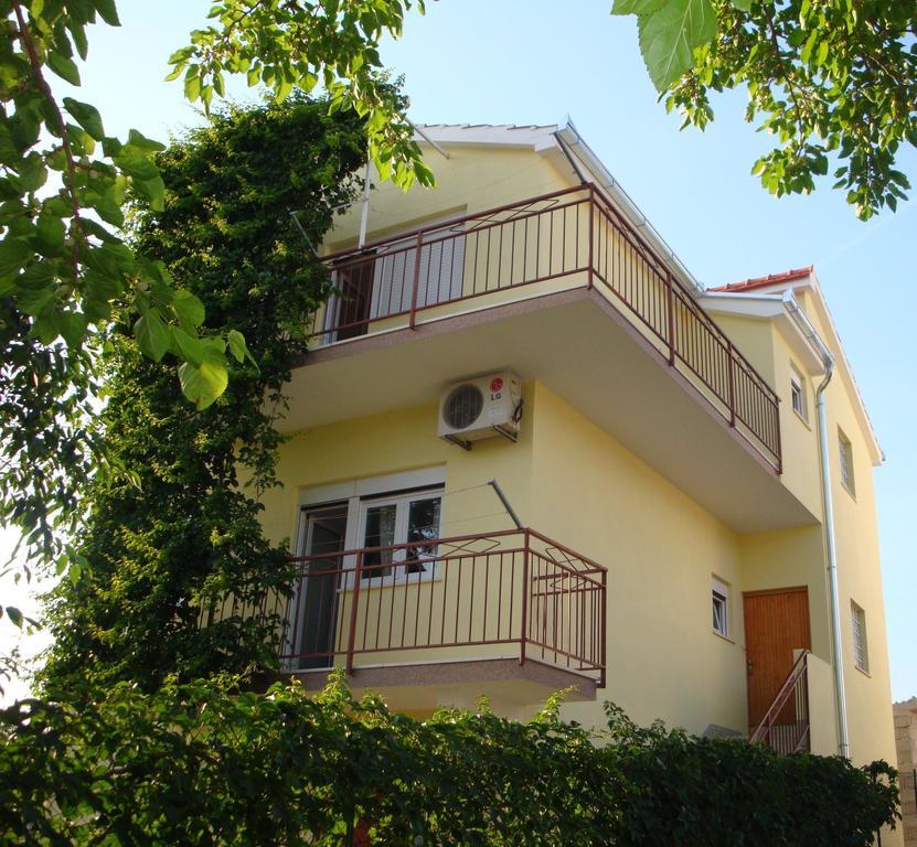 Apartments Borozan Vinišće Exteriör bild